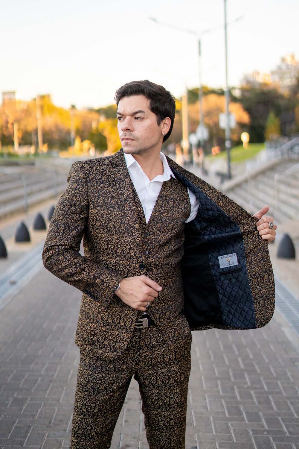 Traje de Tres Piezas Marrón Brocato para Hombre | Saco, Chaleco y Pantalón
