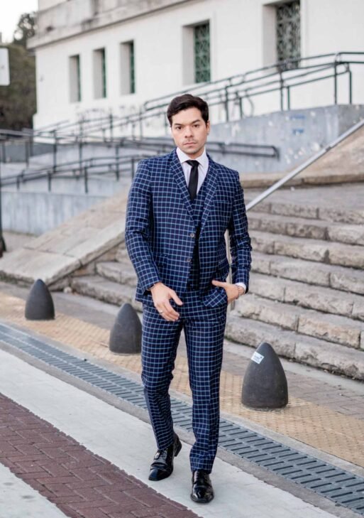 Traje de Tres Piezas Azul Marino con Cuadros Celestes | Lana Súper 100