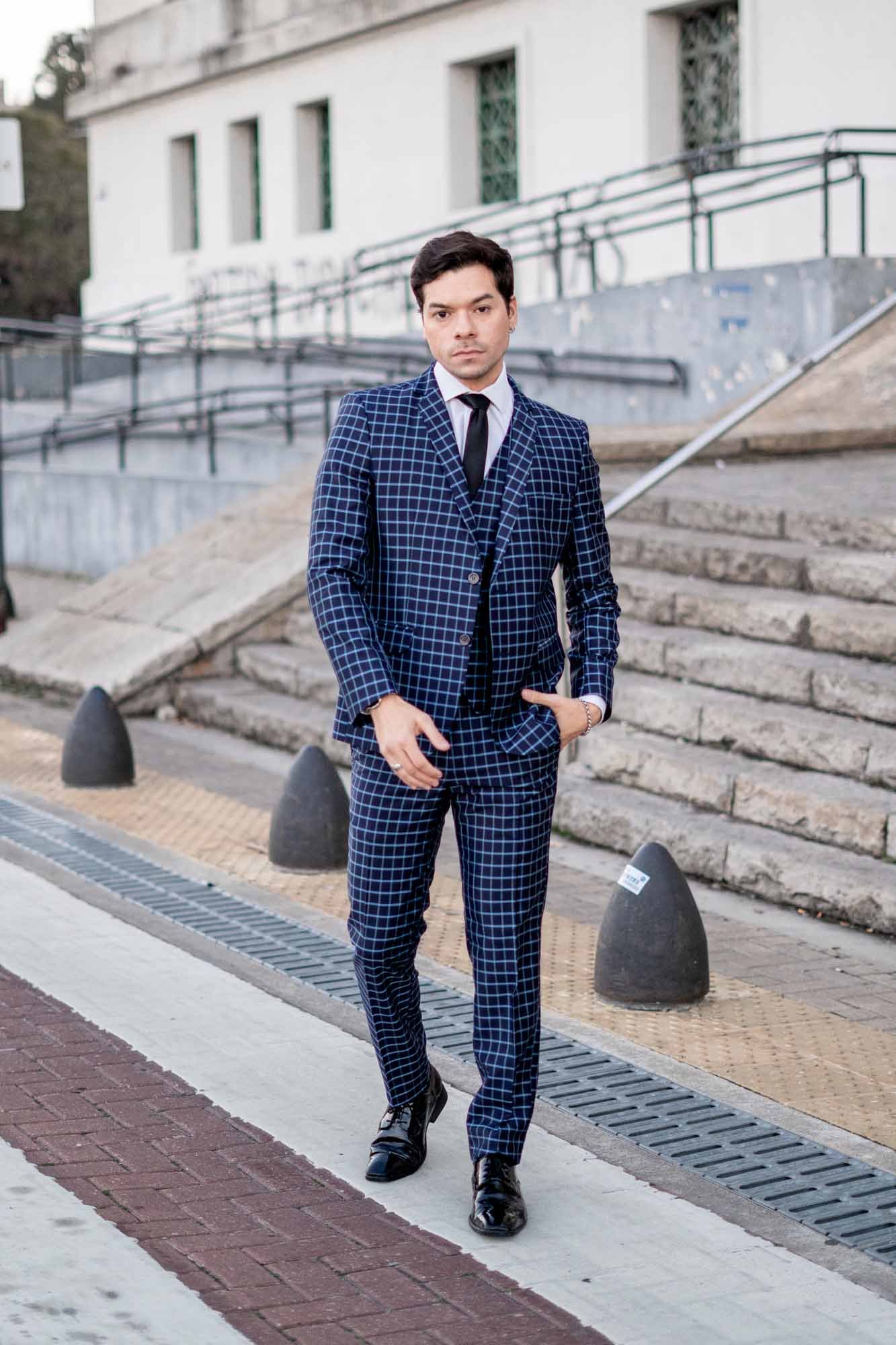 Traje de Tres Piezas Azul Marino con Cuadros Celestes | Lana Súper 100