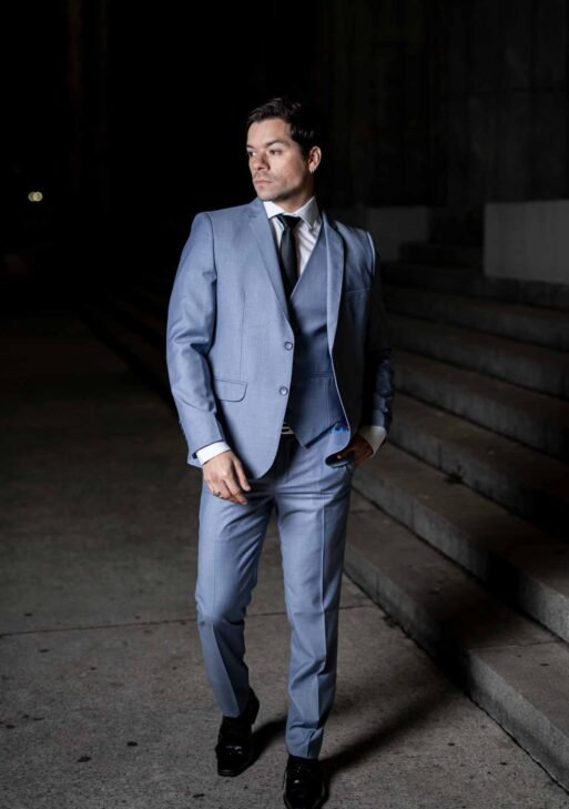 Traje de Tres Piezas Azul Acero en Lana Súper 100 – Corte Moderno