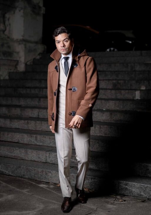 Tapado Montgomery para Hombre en Paño Chocolate con Capucha Desmontable