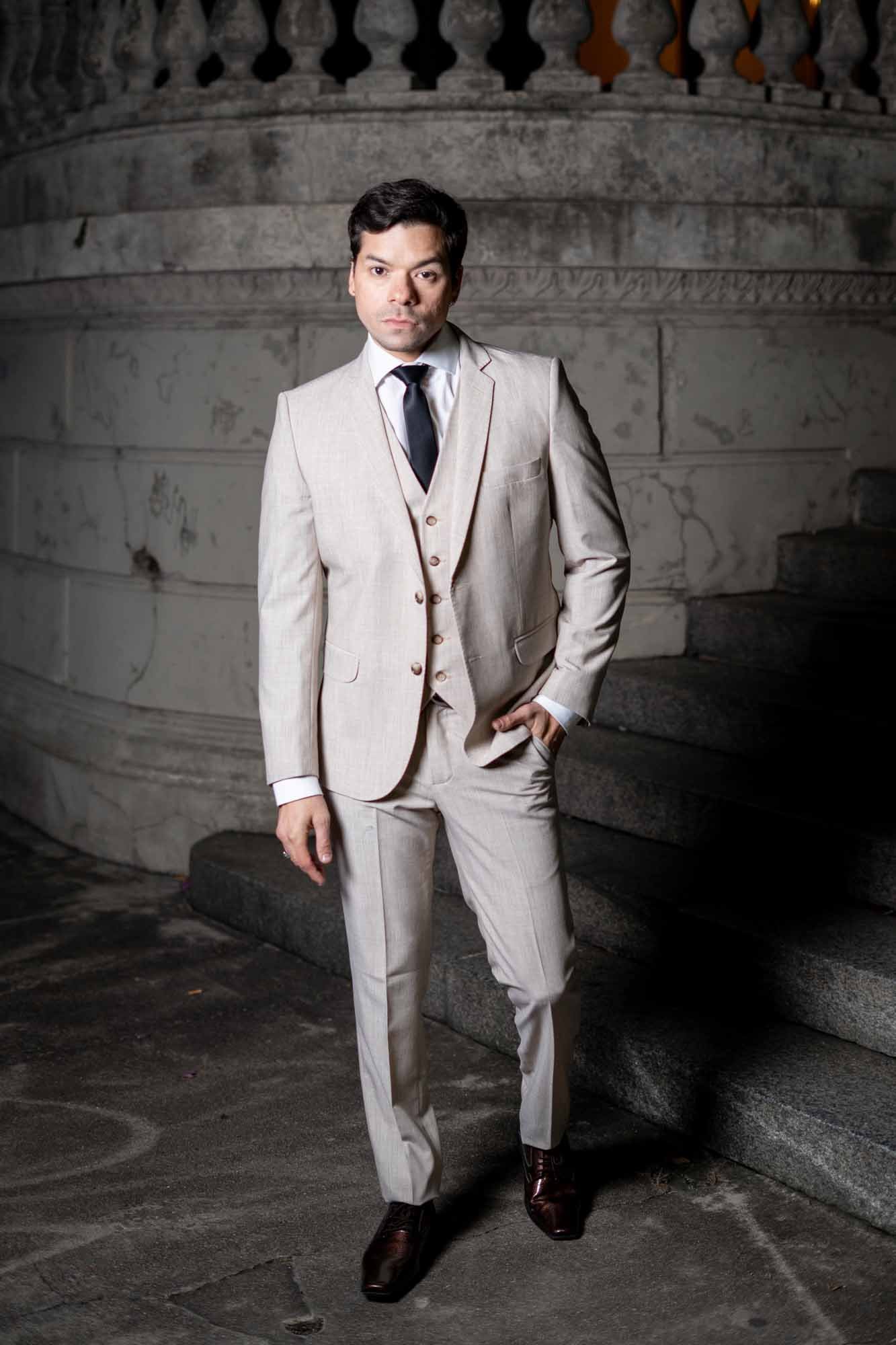 Traje de Tres Piezas para Hombre en Súper 100 Beige