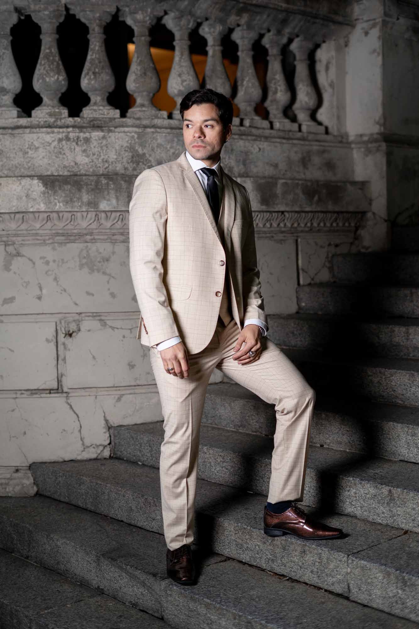 Traje de Tres Piezas para Hombre Beige con Cuadros en Súper 100